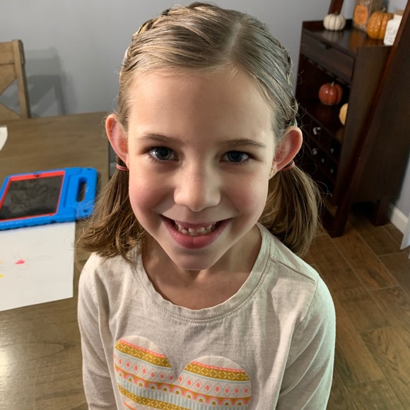 Meet your Posher, Jessica - Picture 2 of 6